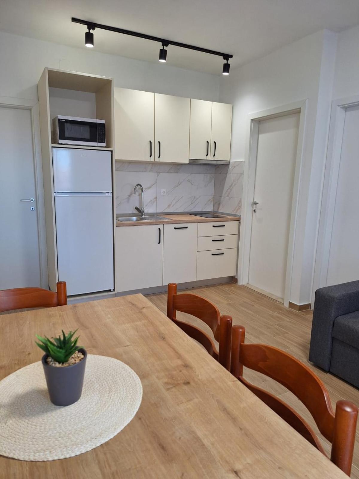 Apartmani Marino Privlaka  Eksteriør bilde